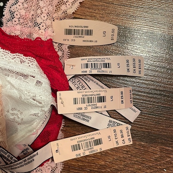 4 pairs of Victoria Secret Underwear 3 thongs and 1 lowrise hiphugger All NWT - Picture 3 of 3